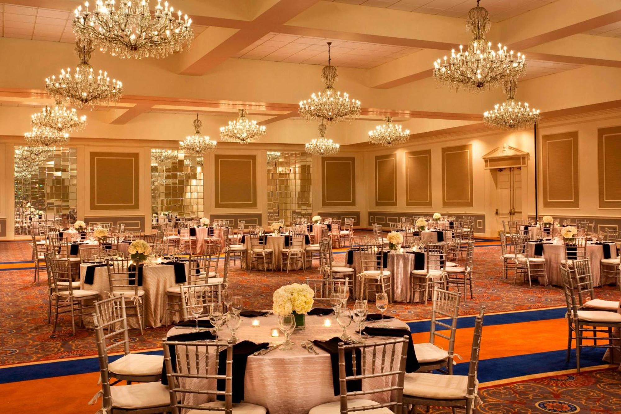 Sheraton Framingham Hotel & Conference Center Exterior photo
