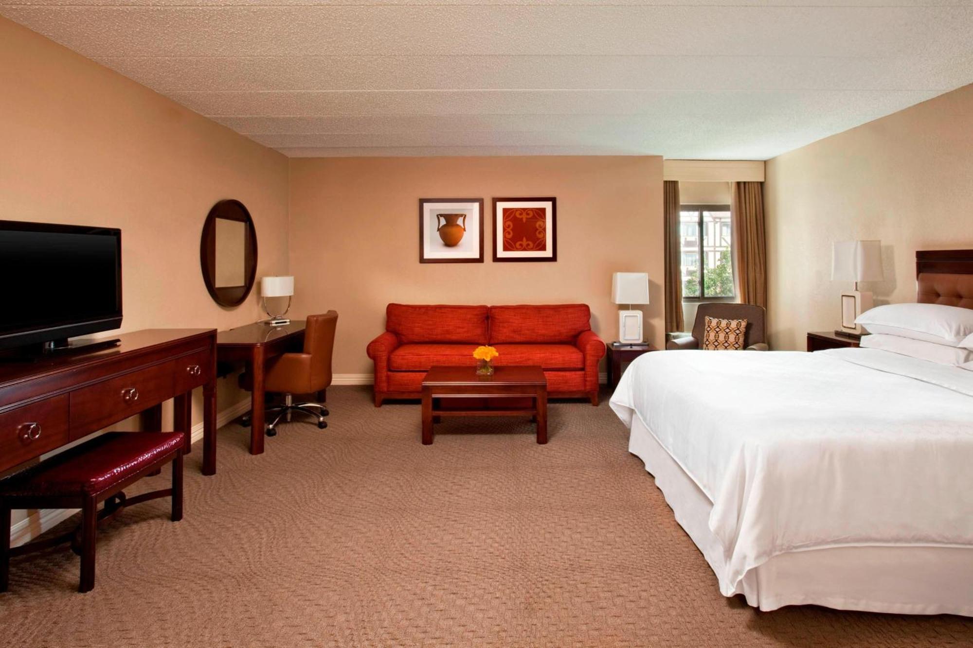 Sheraton Framingham Hotel & Conference Center Exterior photo